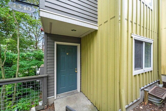 Foto del edificio - 1540 Cherrylane Ave S