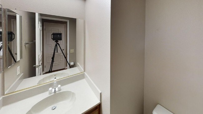 Foto del edificio - 8275 Sutterhome Pl