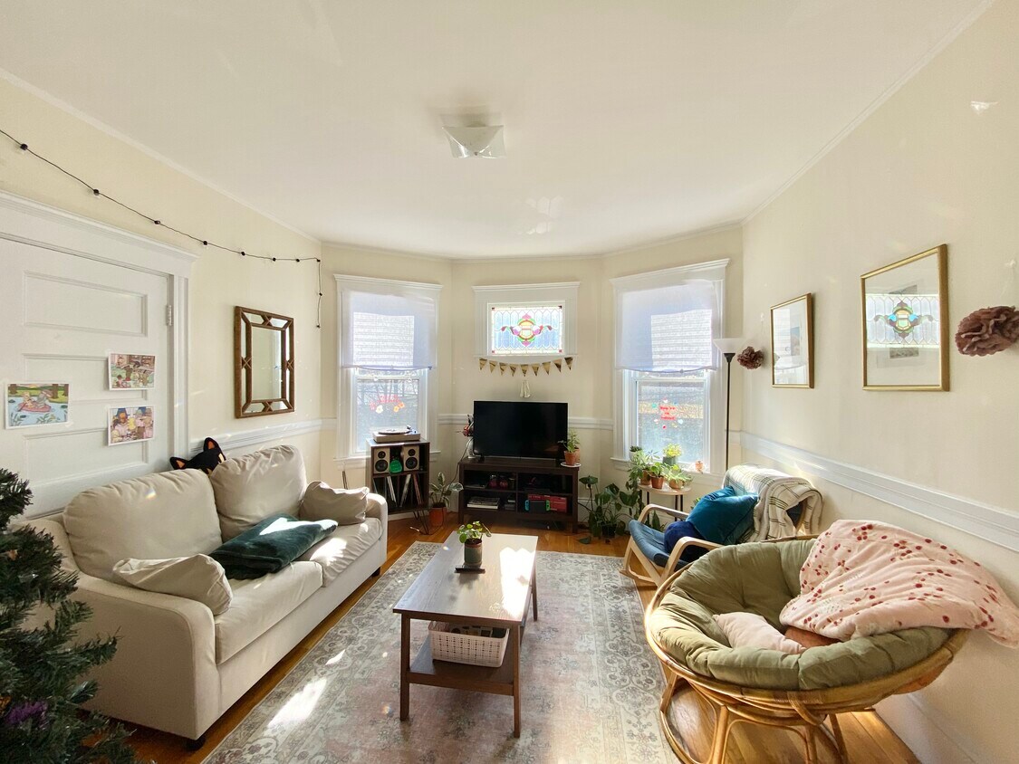Primary Photo - 43 Parker Hill Ave