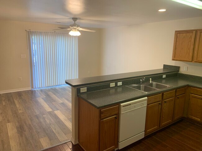 Foto del edificio - 105 Shell Ave SE