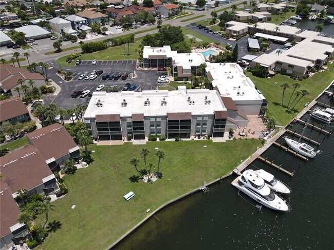 Foto del edificio - 1028 Apollo Beach Blvd