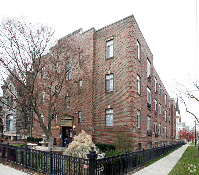 Building Photo - Garrison Flats