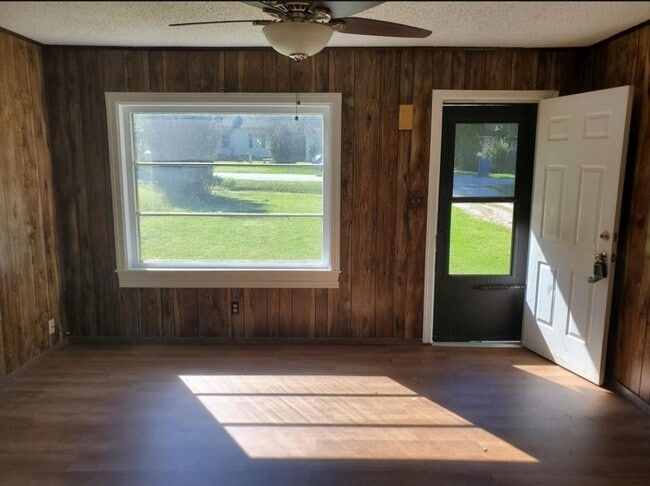 Foto del edificio - Cute 1 bedroom home in North East Springfield