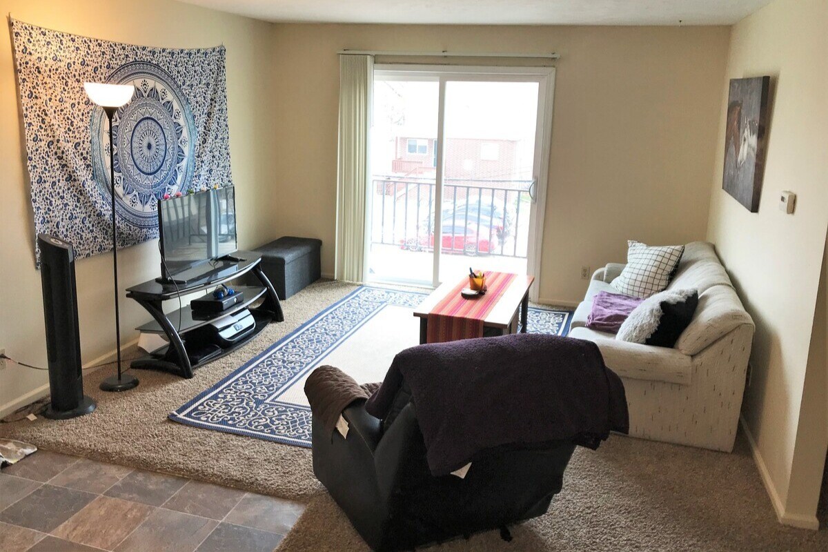 Primary Photo - 920 Moro St