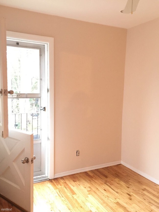 Foto del edificio - 250 74th St