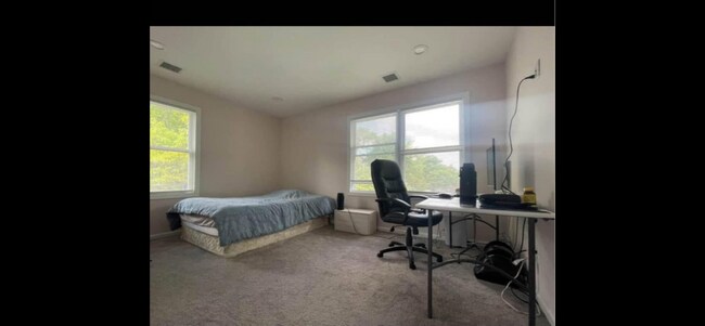 Foto del edificio - 84 Commonwealth Ave