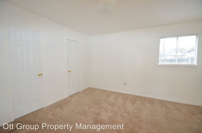 Building Photo - 903 S 15th St