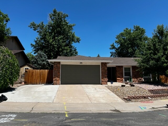 Primary Photo - 15521 E Kenyon Ave