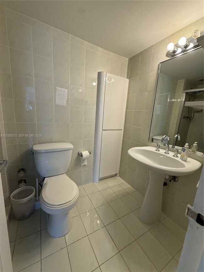 Foto del edificio - 3140 S Ocean Dr