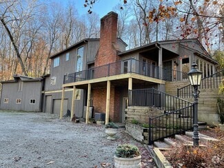 Building Photo - 3400 Woodside Rd