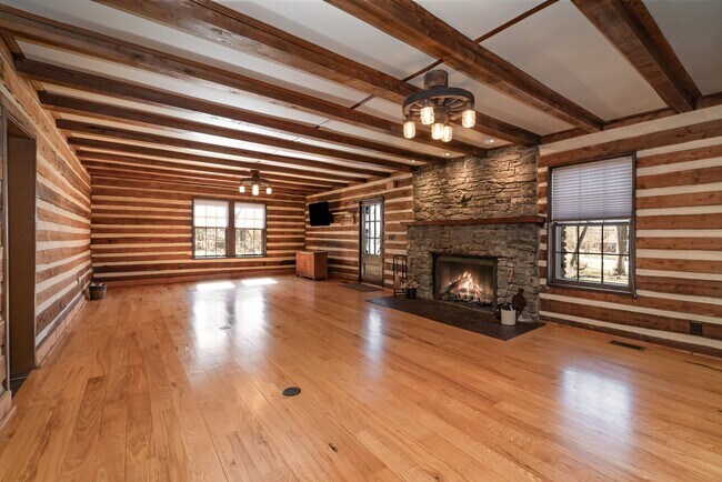 Building Photo - Gorgeous and Unique East Nashville Rental ...