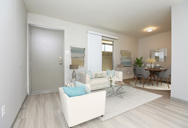 Spacious living area - Lakewood Apartments