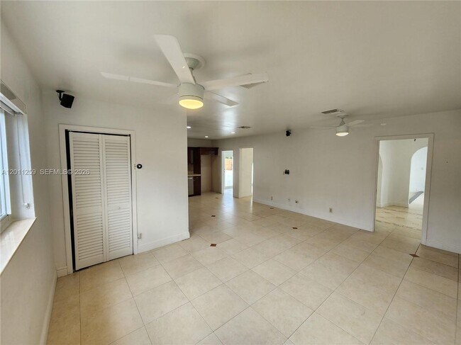 Foto del edificio - 4233 Jackson St