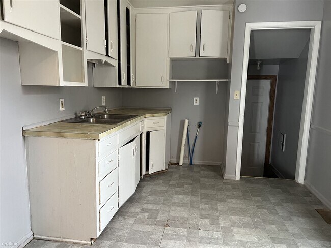 Foto del edificio - 3 br, 1 bath House - 964 Barney Ave