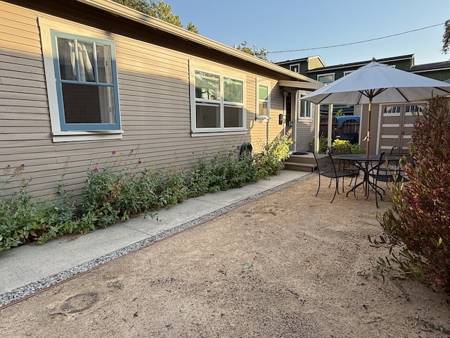 Yard and unit - 1169 Leff St