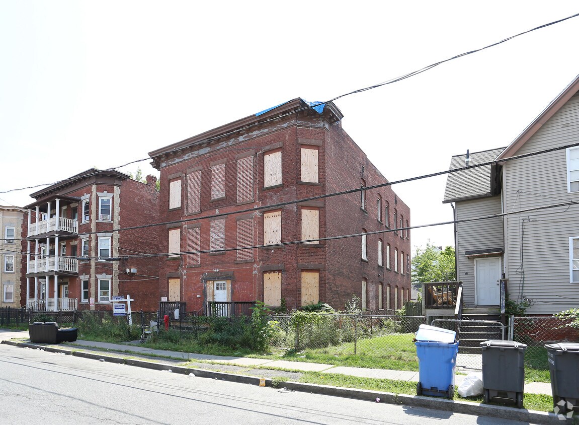 Building Photo - 55 Bond St