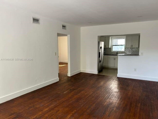 Foto del edificio - 9780 Bay Harbor Terrace