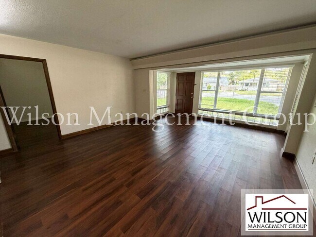 Building Photo - 3215 N Orange Ave