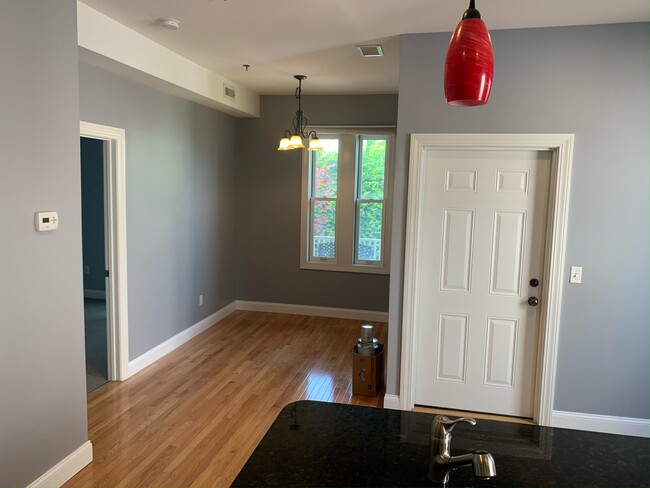 Dining room - 304 Wickenden St