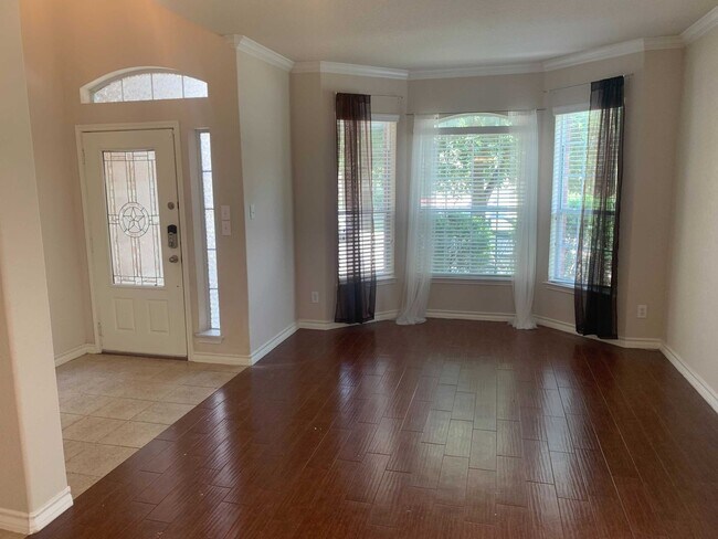 Foto del edificio - **MOVE-IN SPECIAL** AMAZING 4 Bedroom 3.5 ...