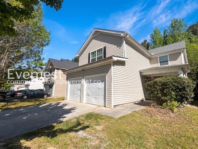 Foto del edificio - 5544 Bluegrass Dr