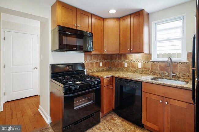 Foto del edificio - 3149 Tilton St
