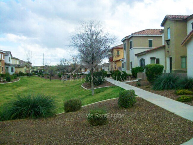 Foto del edificio - 4685 E Laurel Ave