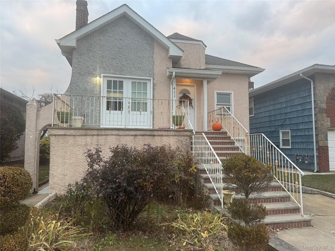 Foto principal - 411 W Walnut St