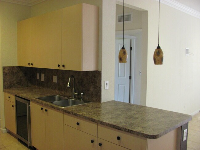 Foto del edificio - 3569 Forest Hill Blvd