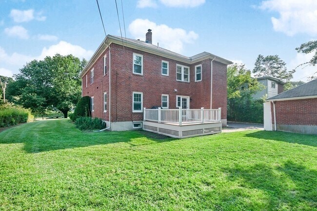 Building Photo - 577 Commonwealth Ave