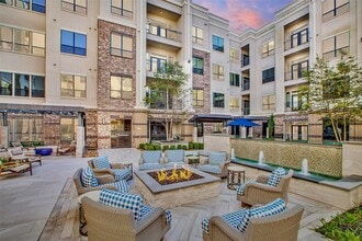 Building Photo - 4139 Bellaire Blvd