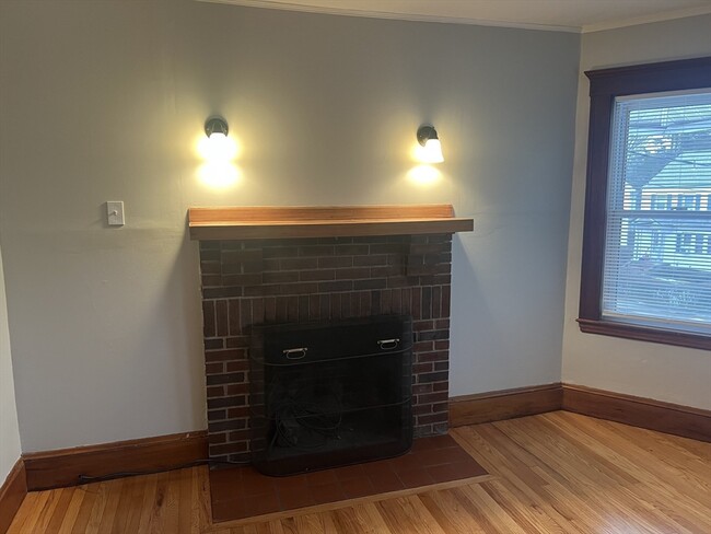 Building Photo - 227 Bellevue St