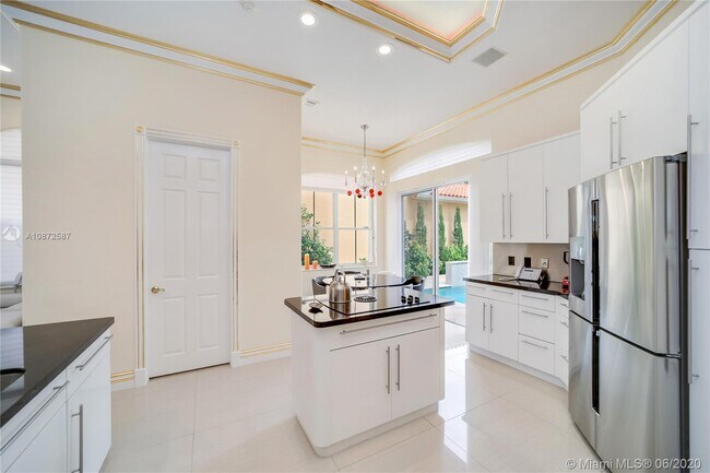 Foto del edificio - 1590 Shoreline Way