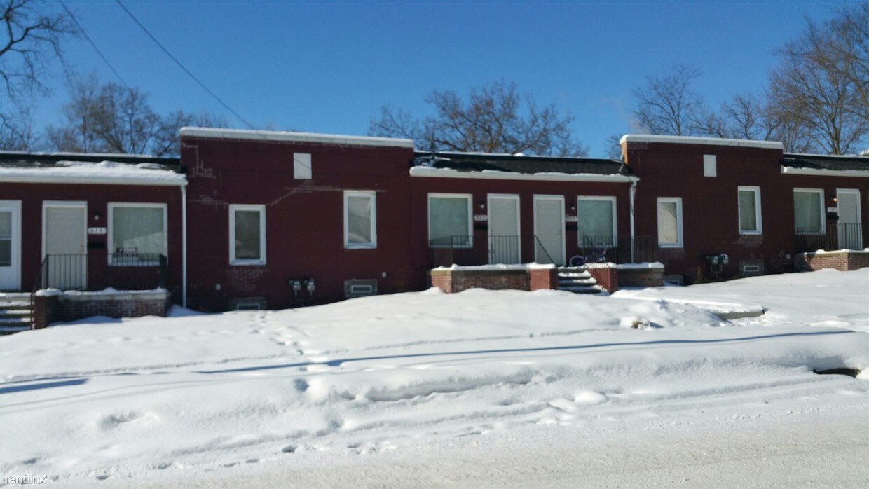 2 br, 1 bath Apartment Venture Rentals Condo for Rent in Pontiac, MI