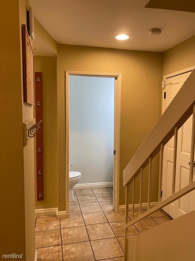Foto del edificio - 2 br, 1.5 bath Condo - 2314 South Cutty Wa...