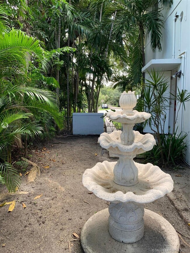 Foto del edificio - 3611 Ponce de Leon