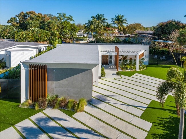 Foto del edificio - 2406 Nassau Ln