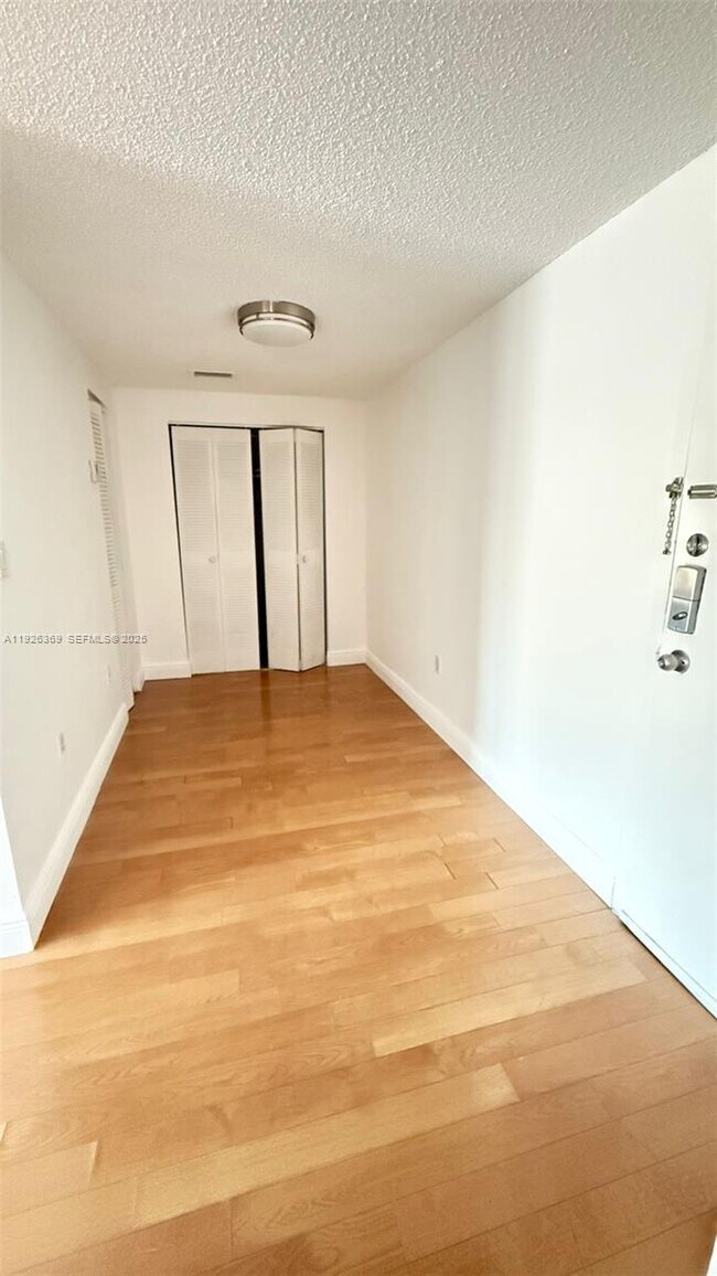 Foto del edificio - 1540 Meridian Ave