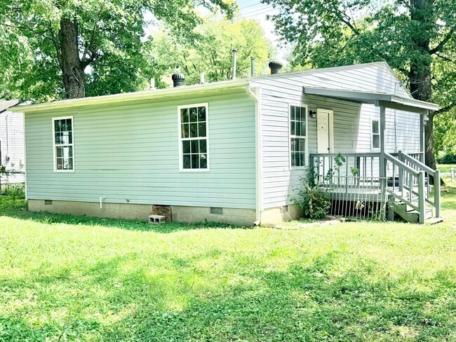 Building Photo - 6610 Elmwood Ave