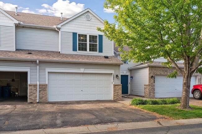 Building Photo - 15351 Floret Way
