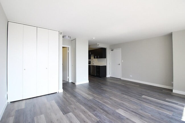 Photo - 897 N State St Apartment