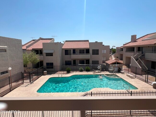Foto del edificio - 11666 N 28th Dr