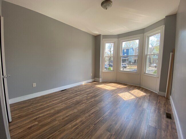 Building Photo - 339 Park Ave