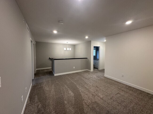 Foto del edificio - 2122 Ada Dr