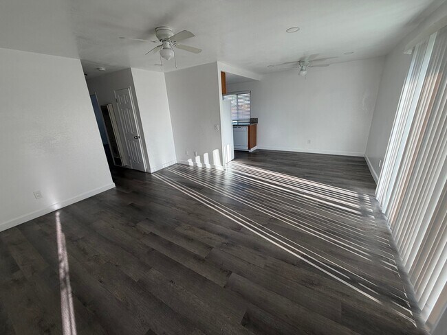 Building Photo - 8758 Lomita Dr