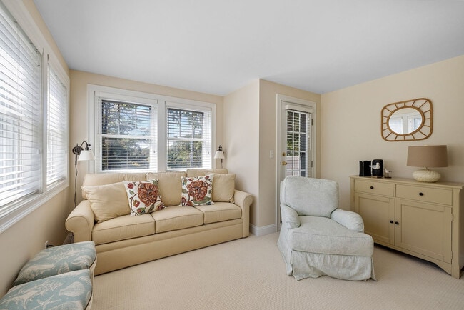 Foto del edificio - 7 Norwood Ln