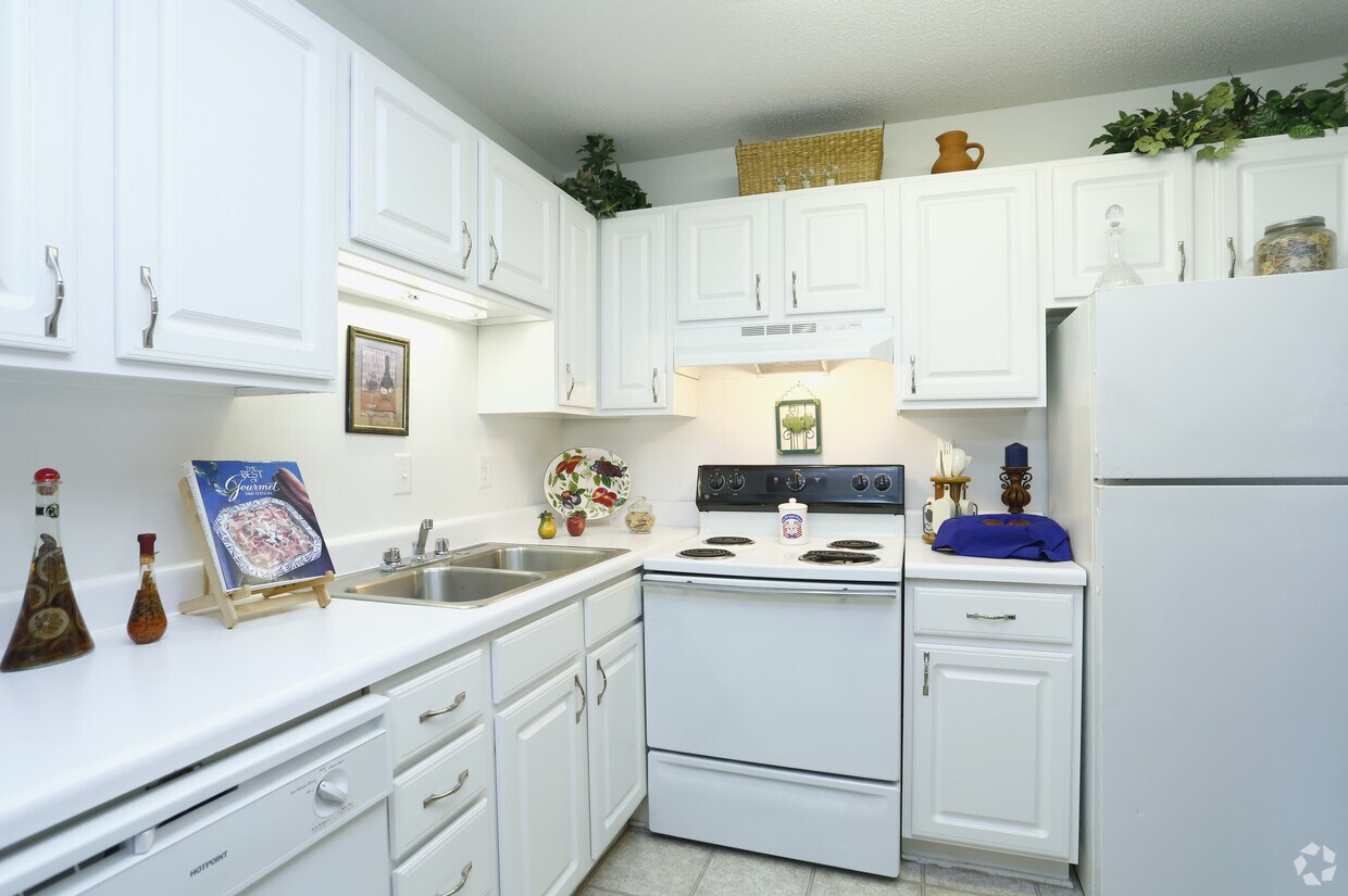 The Pines of Wilmington Apartments 1002 Mayflower Dr Wilmington, NC