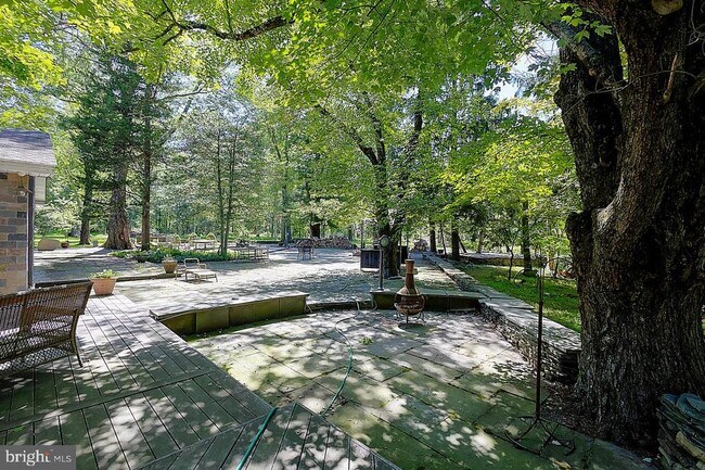 Foto del edificio - 269 Raymond Rd