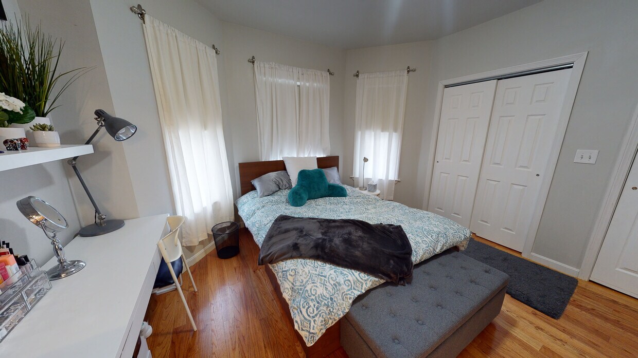Primary Photo - 1057 Saratoga St