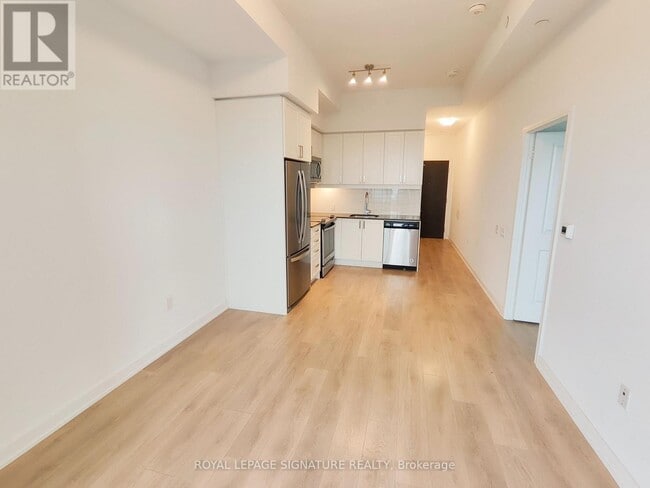 Photo du bâtiment - 8 Nahani Way